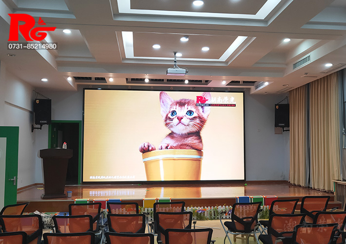 舞臺(tái)及演出廳LED顯示屏解決方案 湖南省政府機(jī)關(guān)幼兒園